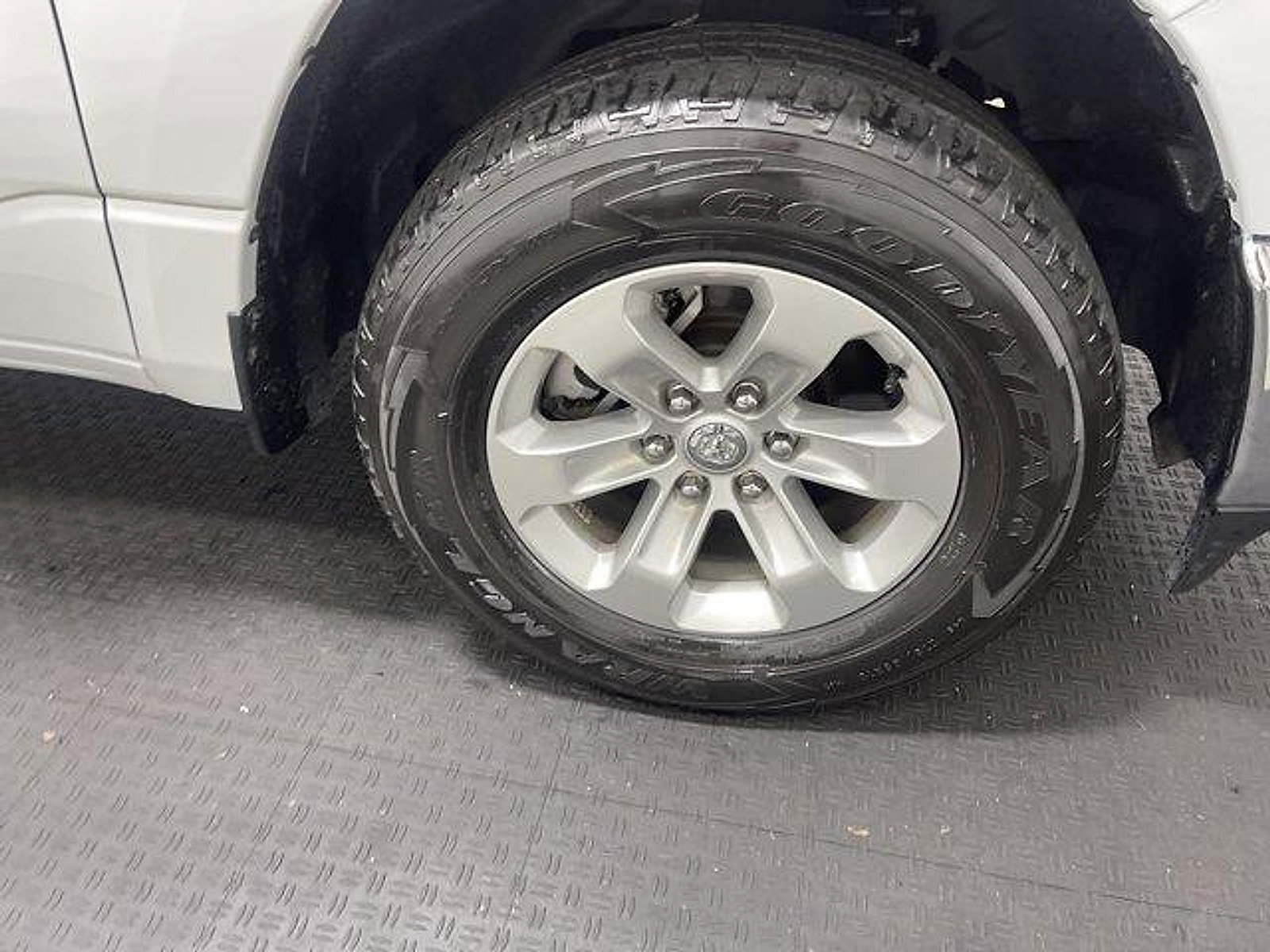 Used 2024 RAM 1500 Laramie AWD/4WD image 20