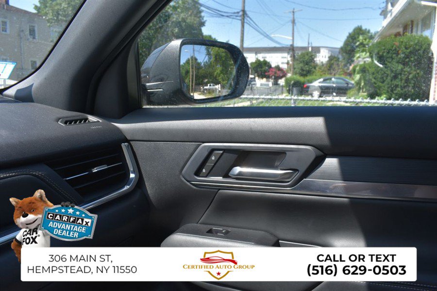 Used 2025 GMC Terrain Elevation AWD/4WD image 16