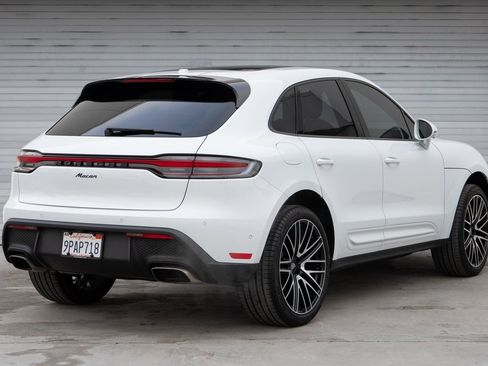 Certified 2024 Porsche Macan image 7