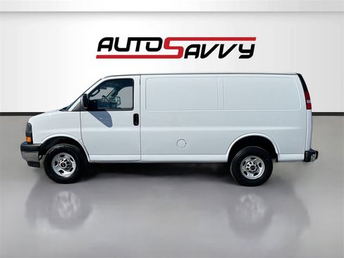 Used 2024 GMC Savana 2500 w/ Driver Convenience Package image 4