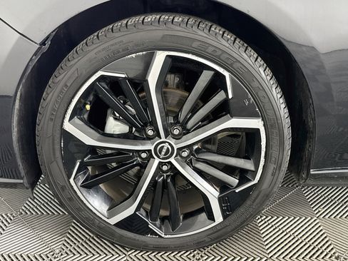 Used 2024 Nissan Altima 2.5 SR FWD image 36