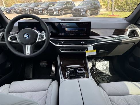 New 2026 BMW X5 xDrive50e w/ Executive Package image 16