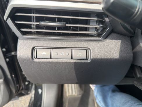 Used 2024 Nissan Altima 2.5 SV image 19