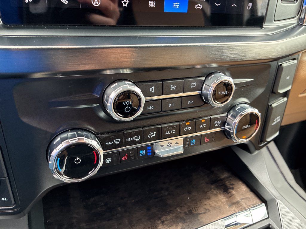 Used 2024 Ford F250 Lariat w/ Lariat Ultimate Package AWD/4WD image 14