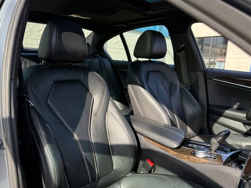 Used 2017 BMW 530i xDrive image 14