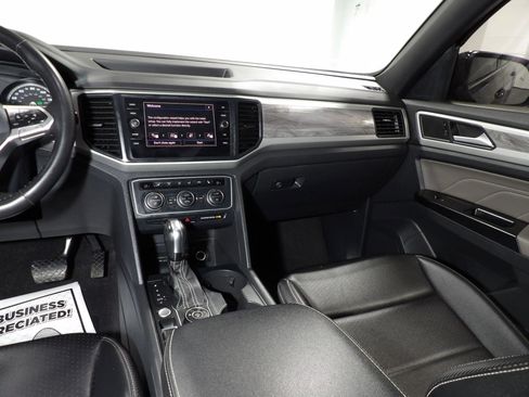 Used 2021 Volkswagen Atlas Cross Sport SE w/ Panoramic Sunroof Package AWD/4WD image 16