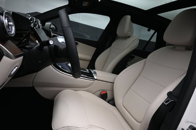 Used 2027 Mercedes-Benz GLC 300 image 10