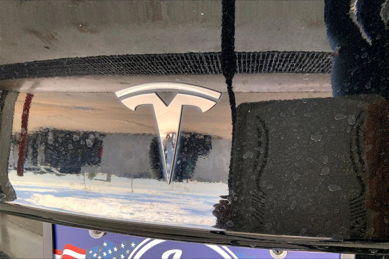 Used 2023 Tesla Model 3 Standard Range RWD image 9