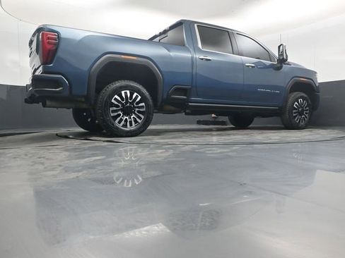 Used 2024 GMC Sierra 2500 Denali Ultimate AWD/4WD image 42