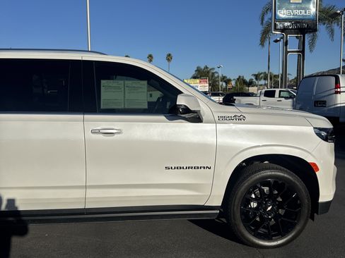 Used 2024 Chevrolet Suburban High Country image 9