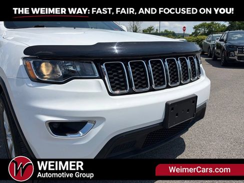 Used 2021 Jeep Grand Cherokee Laredo AWD/4WD image 32