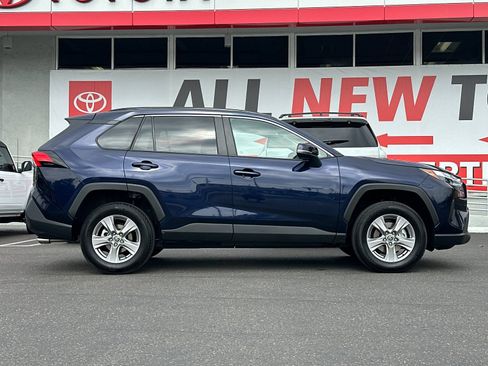 Used 2025 Toyota RAV4 XLE FWD image 6