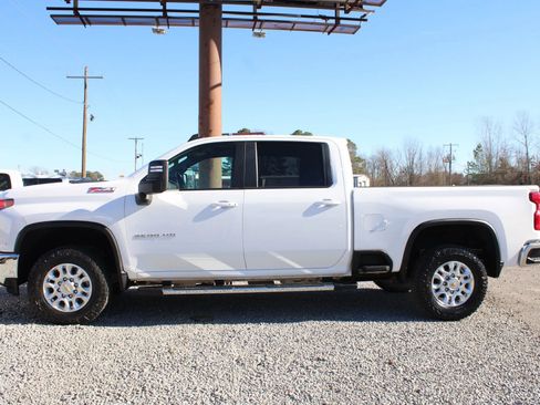 Used 2023 Chevrolet Silverado 2500 LT w/ Convenience Package image 2