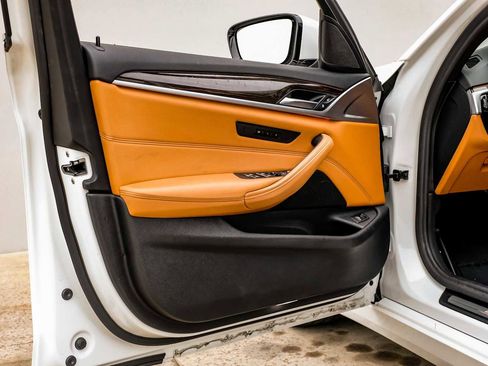 Used 2020 BMW 530i w/ Premium Package image 43