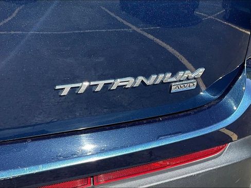 Used 2017 Ford Edge Titanium w/ Equipment Group 301A AWD/4WD image 24