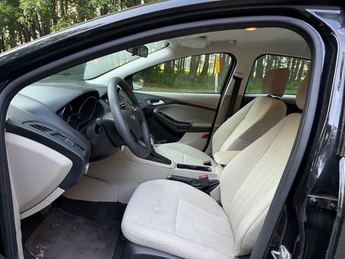 Used 2015 Ford Focus SE FWD image 7
