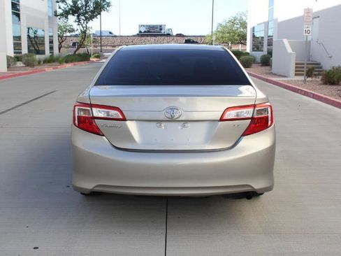 Used 2014 Toyota Camry LE FWD image 6