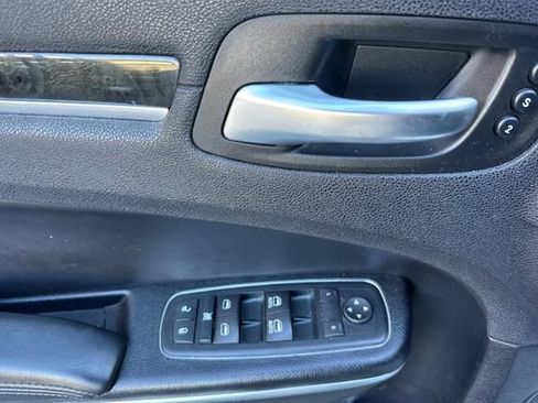 Used 2016 Chrysler 300 C image 11