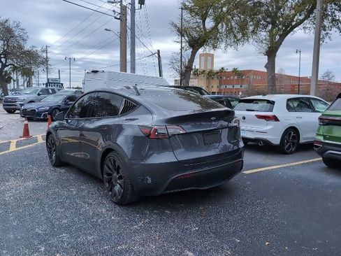 Used 2022 Tesla Model Y Performance image 4