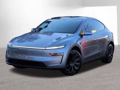 Used 2026 Tesla Model Y Long Range image 1