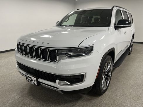 Used 2024 Jeep Wagoneer L Series II w/ Premium Group I image 5