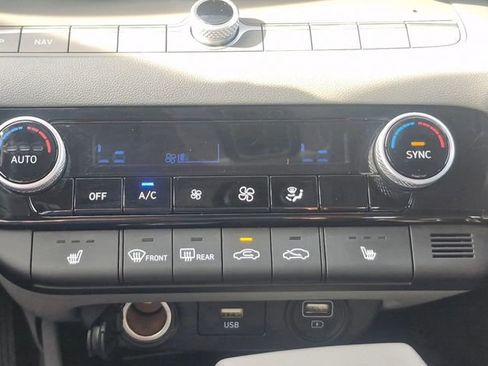 Used 2023 Hyundai Elantra SEL w/ Convenience Package FWD image 16