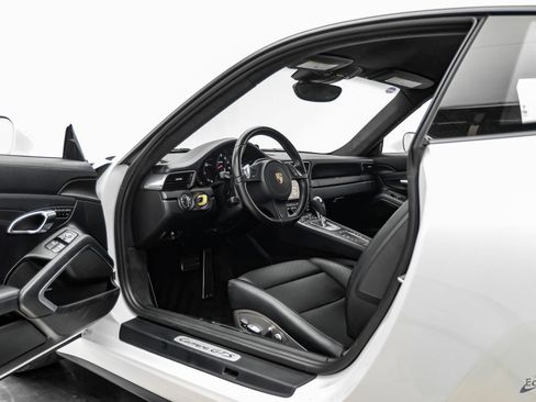 Used 2015 Porsche 911 Carrera GTS RWD image 31