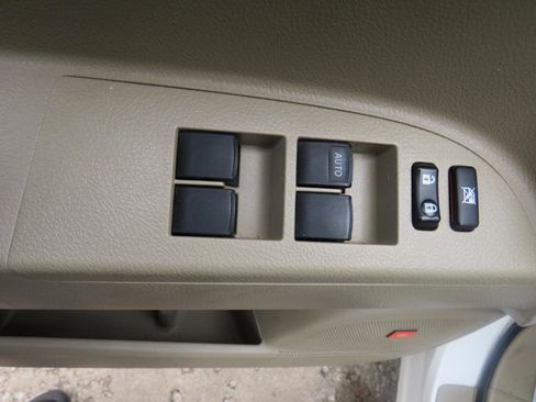 Used 2013 Toyota Highlander Limited image 18