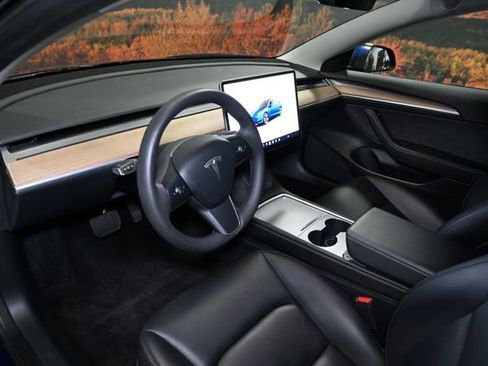 Used 2023 Tesla Model 3 Standard Range RWD image 17