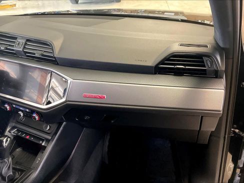 Used 2021 Audi Q3 2.0T Premium Plus w/ Premium Plus Package image 18