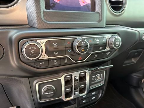 Used 2022 Jeep Gladiator Sport AWD/4WD image 16