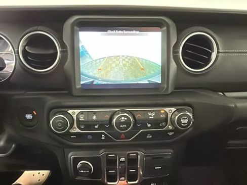 Used 2023 Jeep Wrangler Unlimited Sahara w/ Cold Weather Group AWD/4WD image 23