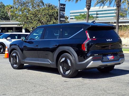 Used 2026 Kia EV9 Light RWD image 4