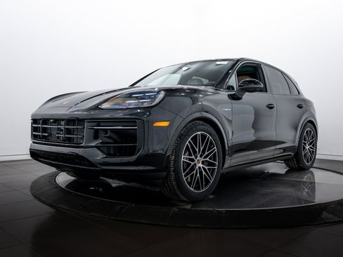 New 2026 Porsche Cayenne E-Hybrid AWD/4WD image 1