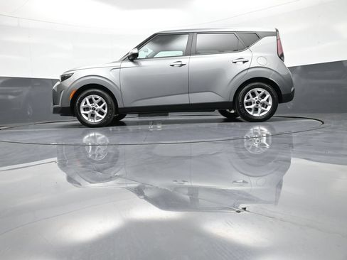Certified 2023 Kia Soul S FWD image 31