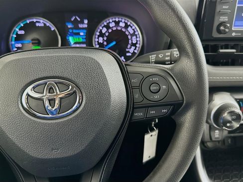 Used 2021 Toyota RAV4 LE image 47