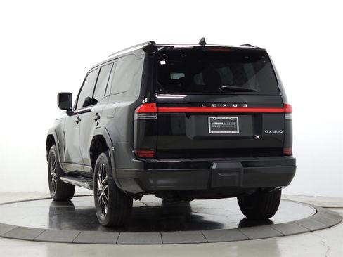 Used 2024 Lexus GX 550 w/ Cold Area Package AWD/4WD image 5