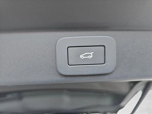 Certified 2025 Land Rover Range Rover Sport Dynamic SE image 13