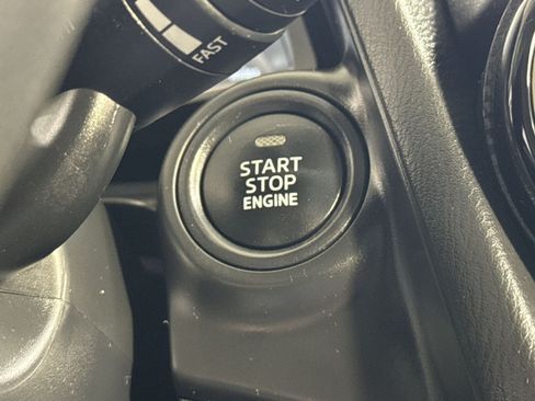 Used 2019 Toyota Yaris LE FWD image 41