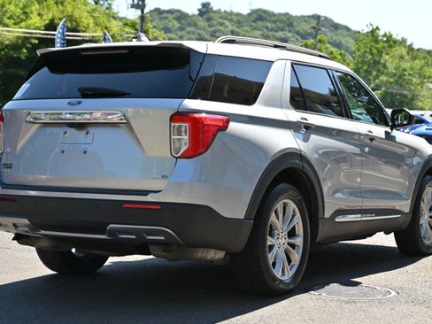 Used 2020 Ford Explorer XLT w/ Equipment Group 202A AWD/4WD image 6