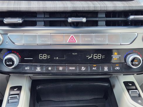 Certified 2023 Kia Telluride SX image 18