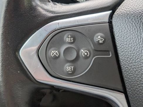 Used 2022 Chevrolet Traverse LT FWD image 24