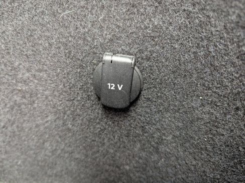 Used 2017 Volkswagen Golf S image 25