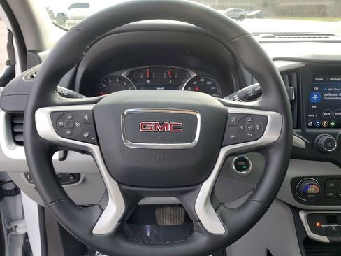 Used 2024 GMC Terrain SLT AWD/4WD image 20