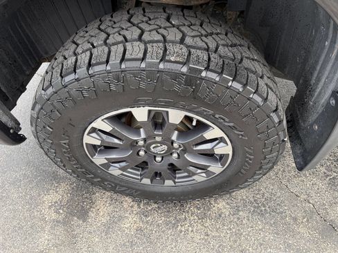 Used 2016 Nissan Titan PRO-4X AWD/4WD image 10