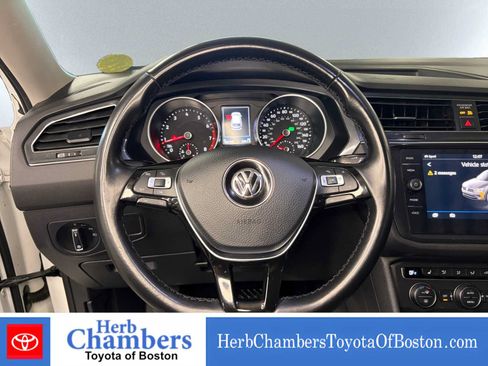 Used 2018 Volkswagen Tiguan SE w/ Panoramic Sunroof Package AWD/4WD image 17