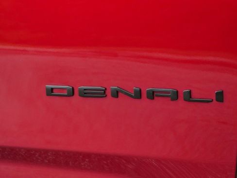 Used 2025 GMC Yukon Denali Ultimate AWD/4WD image 7