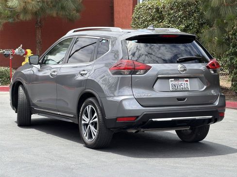 Used 2018 Nissan Rogue SL FWD image 5