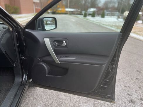 Used 2012 Nissan Rogue SV w/ Premium Pkg image 29