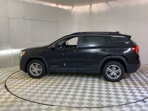 Used 2023 GMC Terrain SLE w/ Driver Convenience Package AWD/4WD image 6